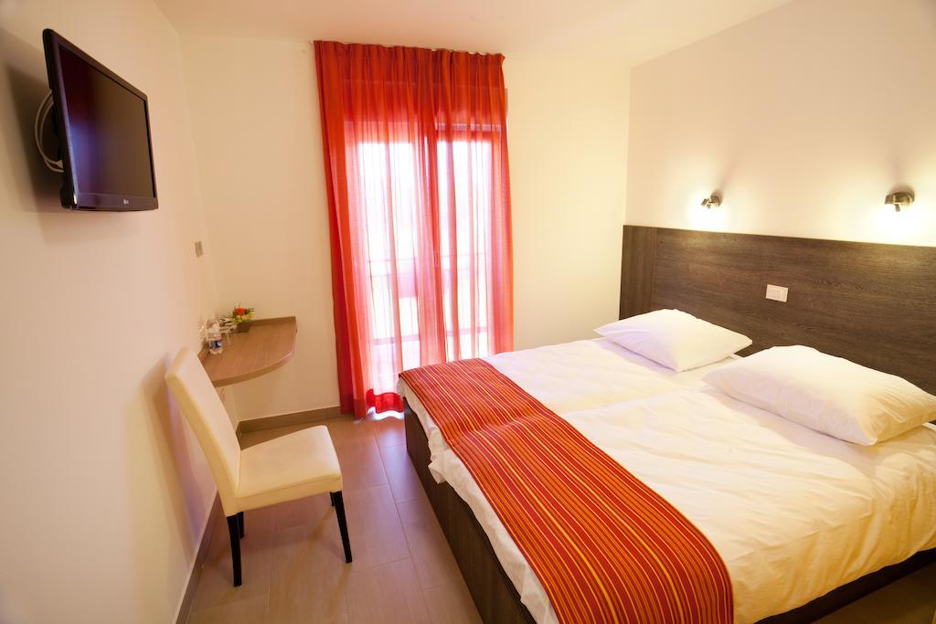 Guesthouse Osterija Branik Habitación foto